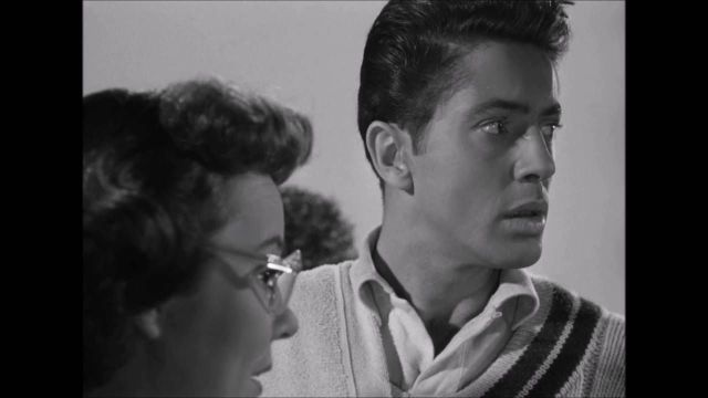 Strangers on a Train (1951) Farley Granger , Ruth Roman , Patricia Hit